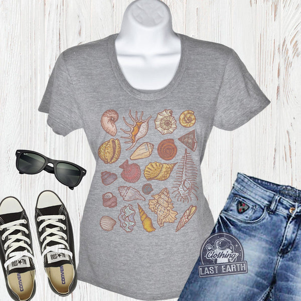 Shell Tshirt, Vintage Tshirts, Beach Shirt, Summer Shirts, Womens Graphic Tee, Kids Tshirts, Mens Shirts